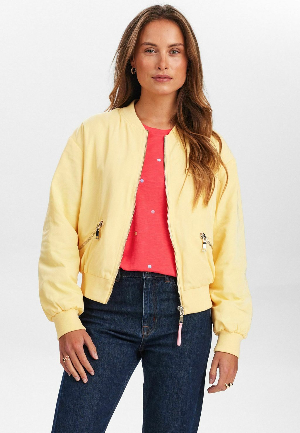 Куртка-бомбер NUELLANORA Nümph, желтый
Куртка-бомбер NUELLANORA Nümph, желтый