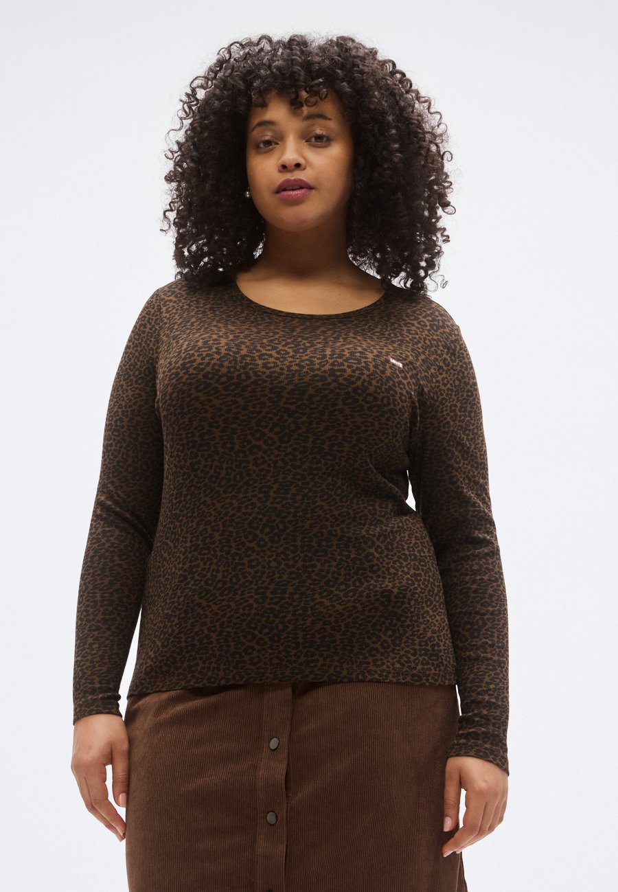 Топ Levi's Plus HAYES, Brown
Топ Levi's Plus HAYES, Brown