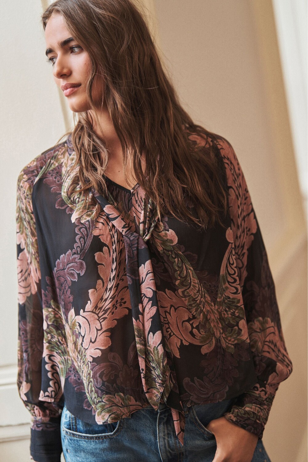 Блузка с длинными рукавами и завязкой на шее Next, фиолетовый
Блузка с длинными рукавами и завязкой на шее Next, фиолетовый