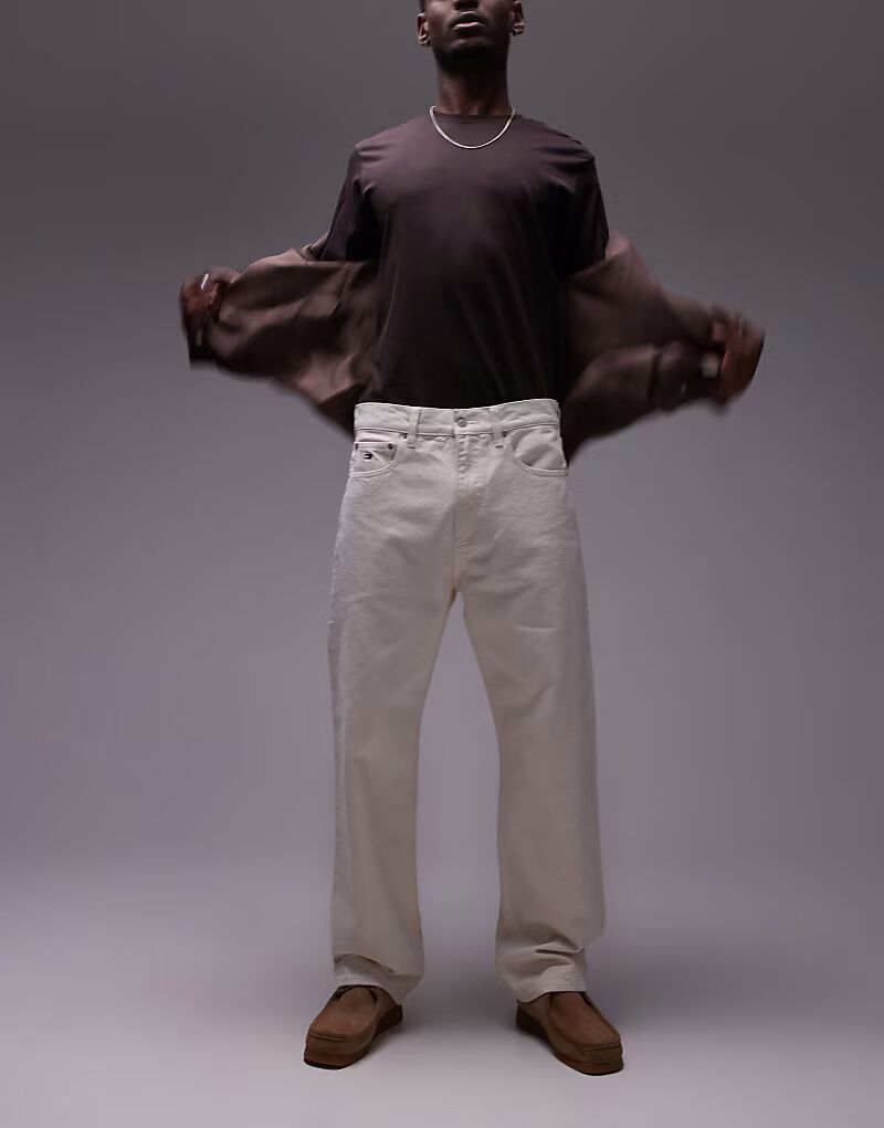 Прямые джинсы Tommy Jeans цвета экрю
Прямые джинсы Tommy Jeans цвета экрю