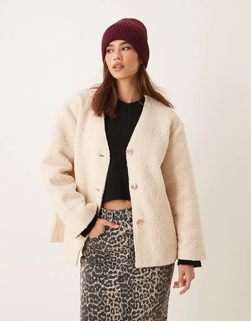 Флисовая куртка на пуговицах кремового цвета Vila
Флисовая куртка на пуговицах кремового цвета Vila