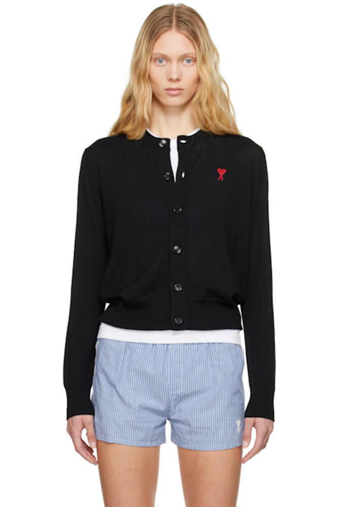 Черный шерстяной кардиган Ami de Coeur AMI Paris
Черный шерстяной кардиган Ami de Coeur AMI Paris