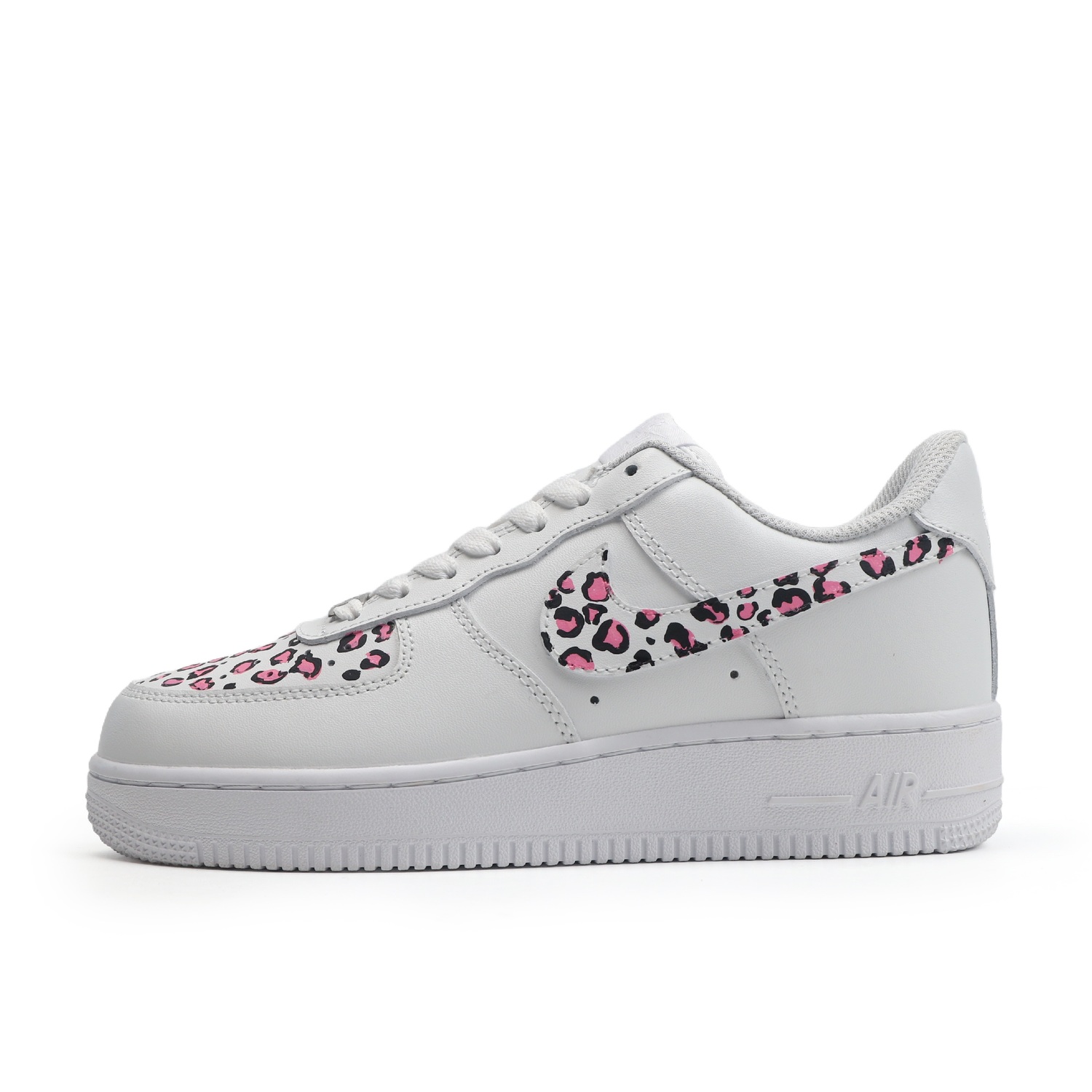 Nike Air Force 1 07 Air Force 1, розовый леопардовый принт, ручная роспись, классический винтажный стиль, кожа
Nike Air Force 1 07 Air Force 1, розовый леопардовый принт, ручная роспись, классический винтажный стиль, кожа
