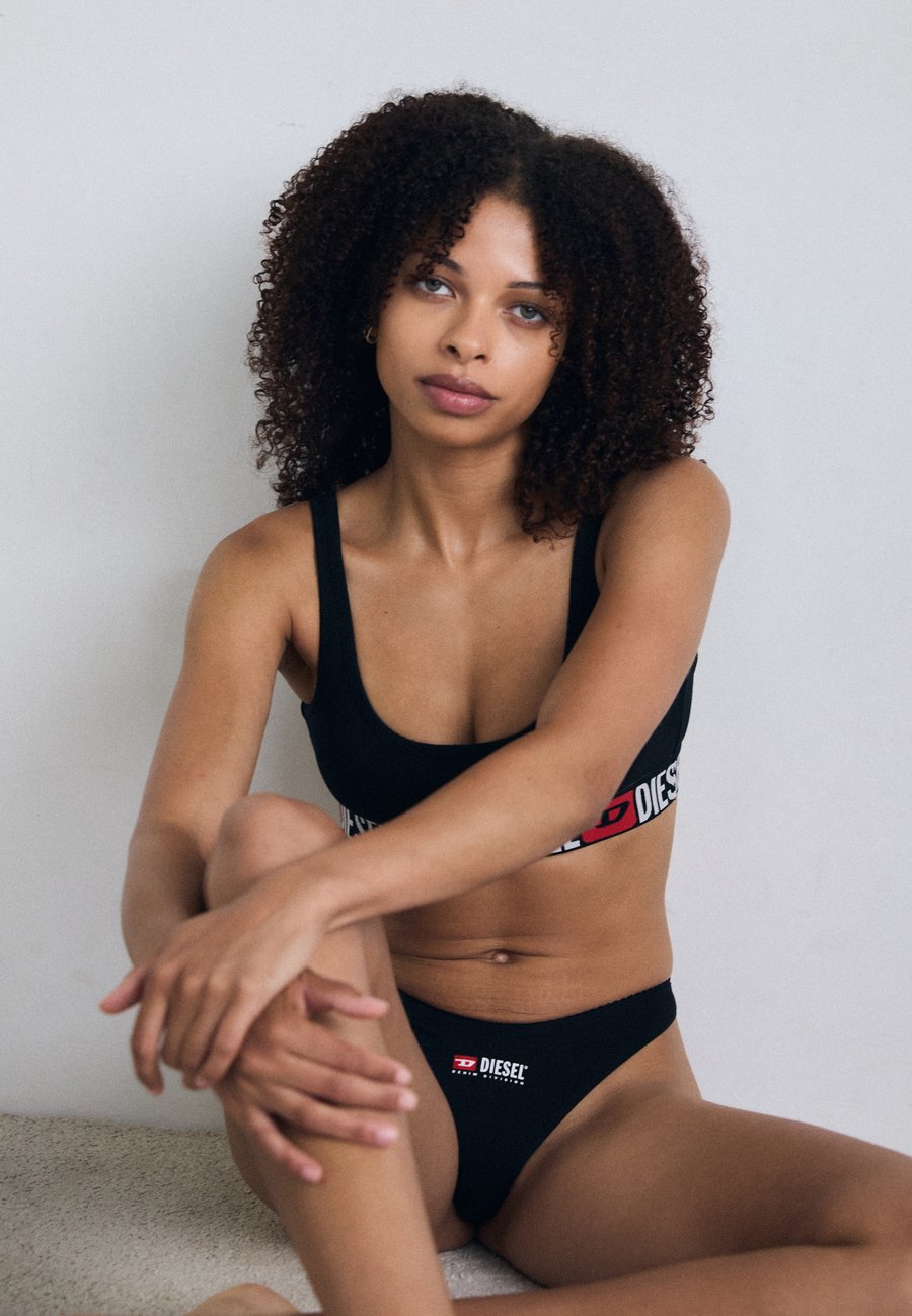 Трусы Diesel PUNCHY CORE 3 PACK, Grey/Pink/Black/Grey
Трусы Diesel PUNCHY CORE 3 PACK, Grey/Pink/Black/Grey