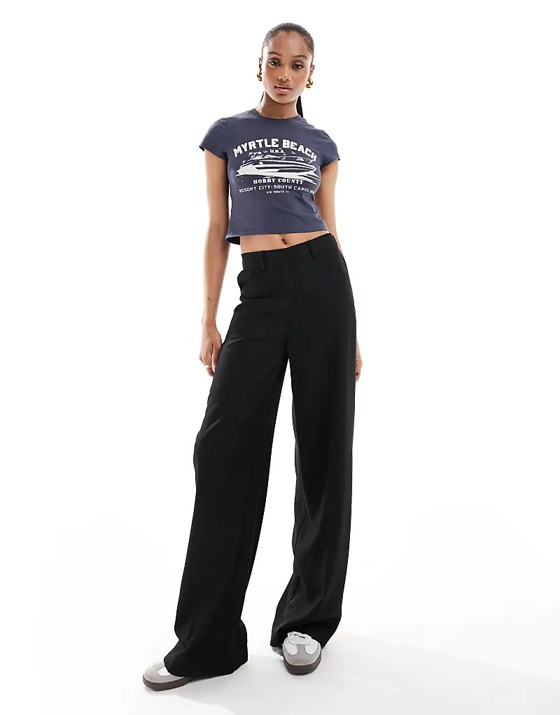 Свободные брюки-папы с 5 карманами черного цвета ASOS
Свободные брюки-папы с 5 карманами черного цвета ASOS