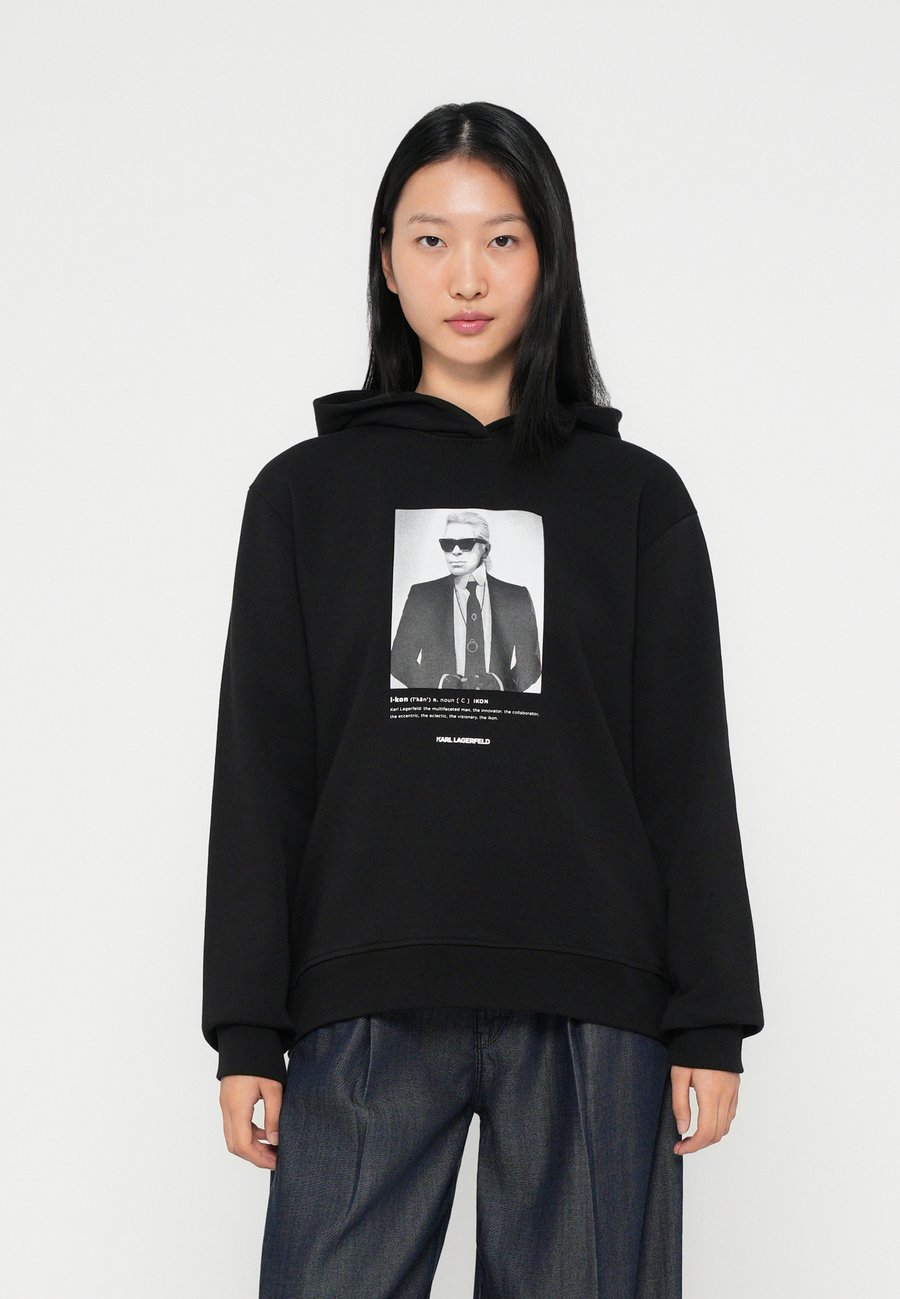 Толстовка KARL LAGERFELD PORTRAIT HOODIE, Black, Черный, Толстовка KARL LAGERFELD PORTRAIT HOODIE, Black
Толстовка KARL LAGERFELD PORTRAIT HOODIE, Black, Черный, Толстовка KARL LAGERFELD PORTRAIT HOODIE, Black