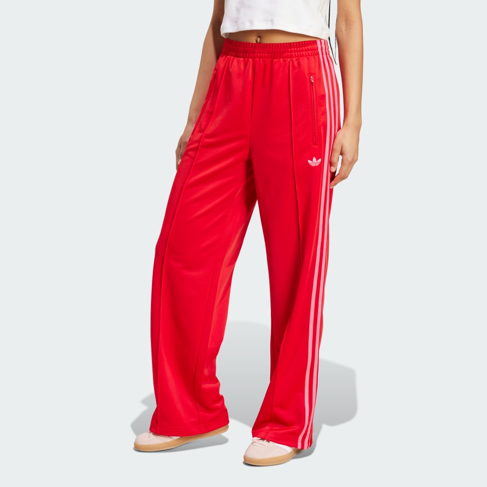 Спортивный костюм Adidas Adicolor Classic Firebird Loose Track Pants, цвет Better Scarlet/Lucid Pink
Спортивный костюм Adidas Adicolor Classic Firebird Loose Track Pants, цвет Better Scarlet/Lucid Pink