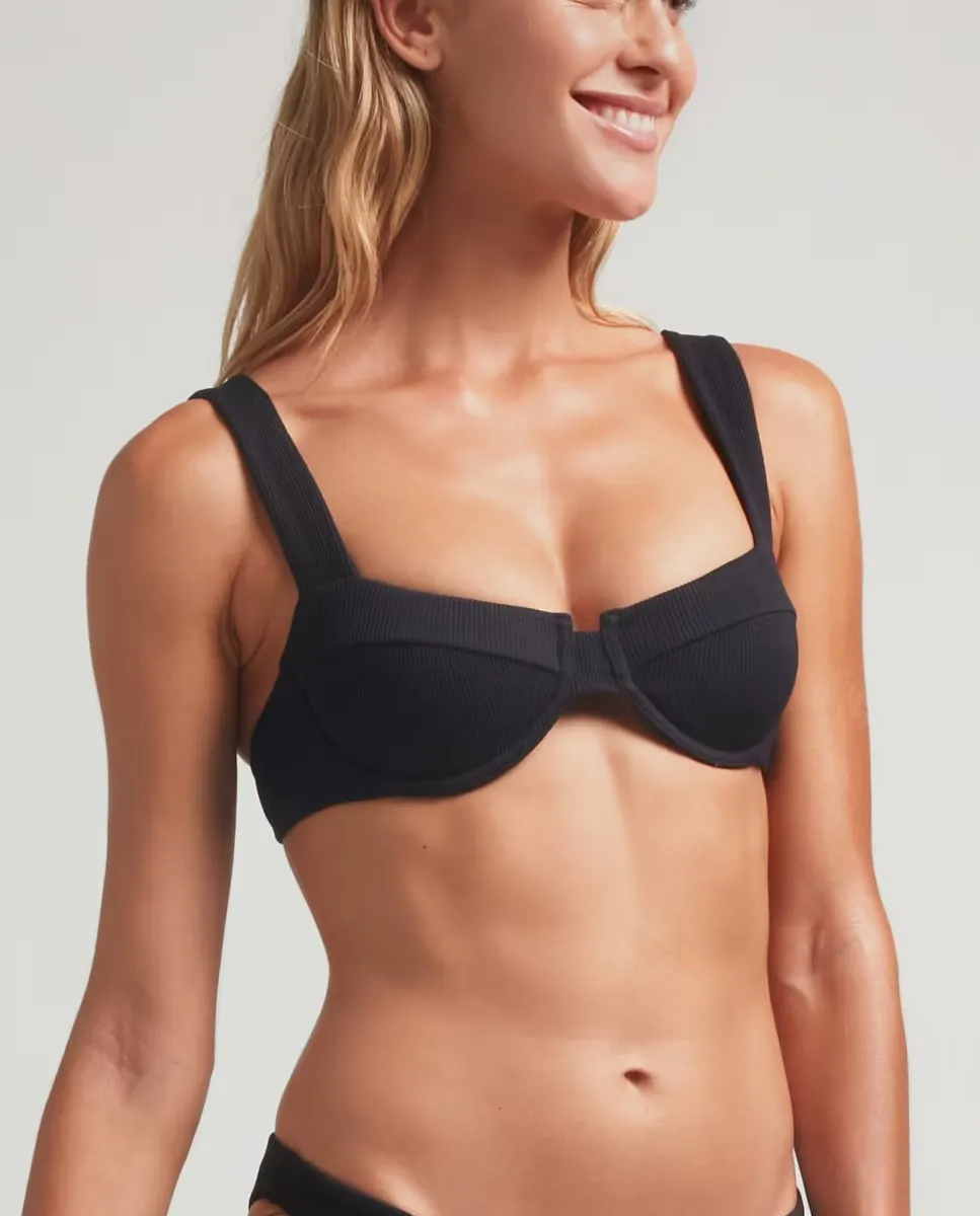 Черный бюстгальтер бикини-балконет из структурированной ткани на косточках Robin Collection, черный
Черный бюстгальтер бикини-балконет из структурированной ткани на косточках Robin Collection, черный