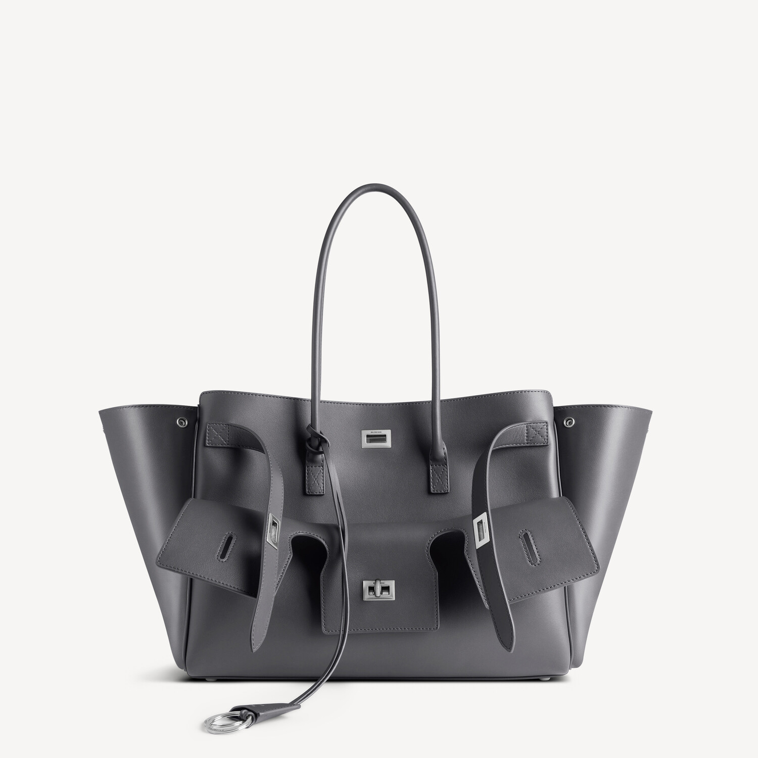 Женская сумка bel air carry all среднего размера в сером цвете BALENCIAGA, серый
Женская сумка bel air carry all среднего размера в сером цвете BALENCIAGA, серый