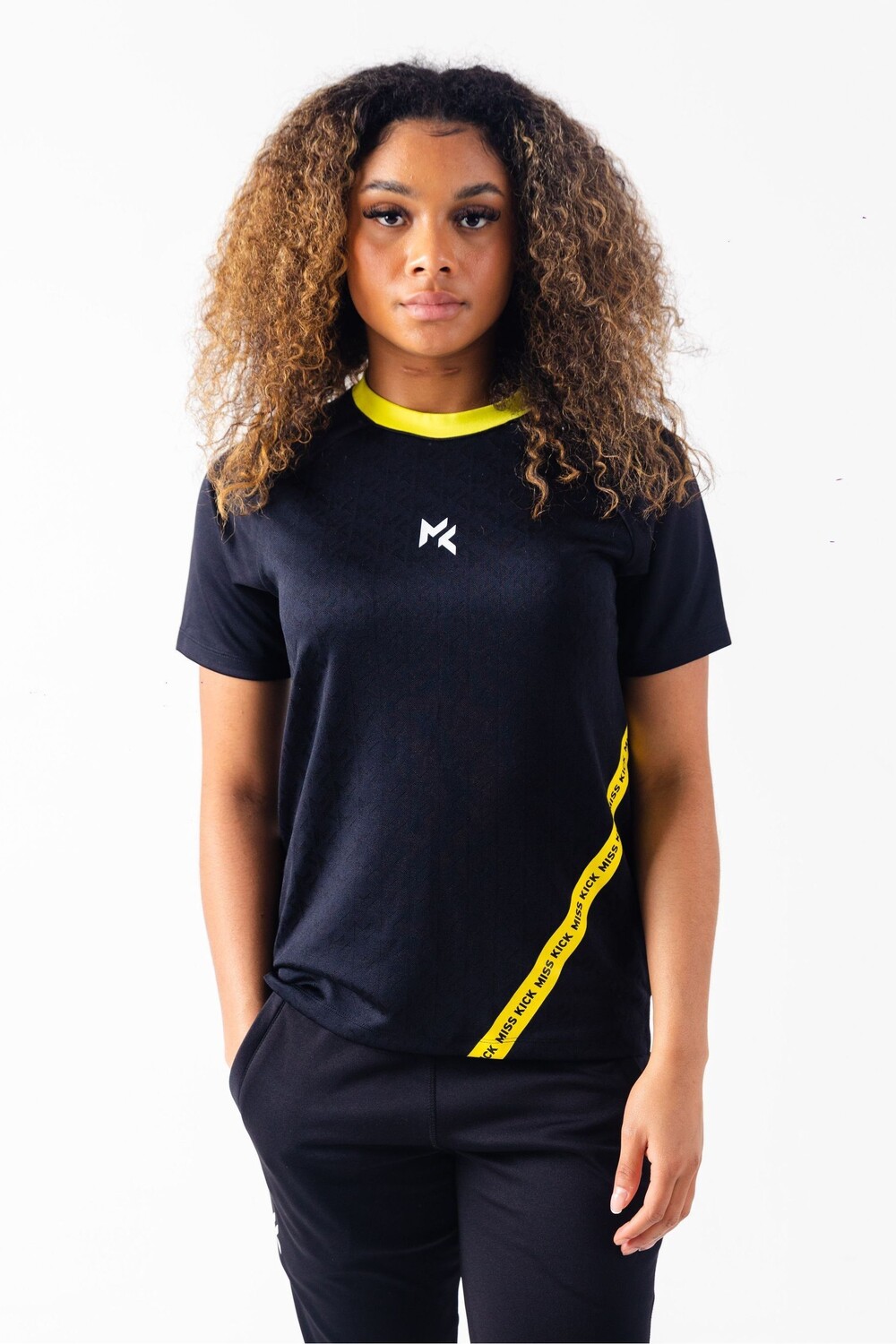 Женский тренировочный топ бирюзового цвета стандартного кроя Miss Kick, черный
Женский тренировочный топ бирюзового цвета стандартного кроя Miss Kick, черный