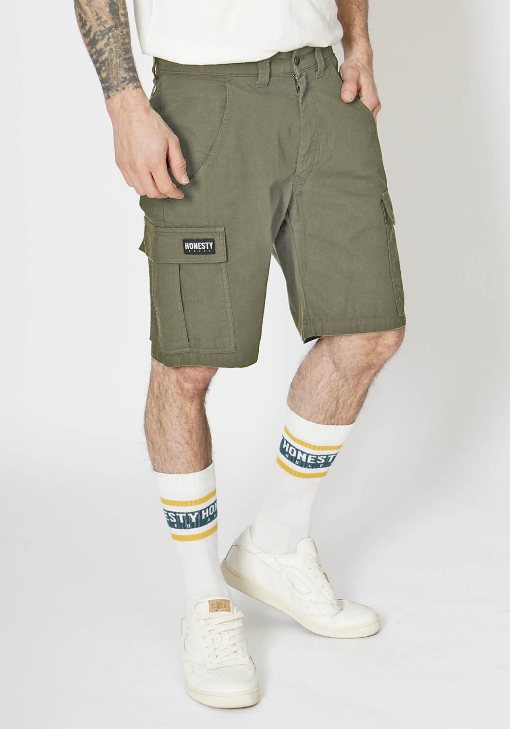 Тканевые шорты HONESTY RULES Hose Cargo, оливковый
Тканевые шорты HONESTY RULES Hose Cargo, оливковый