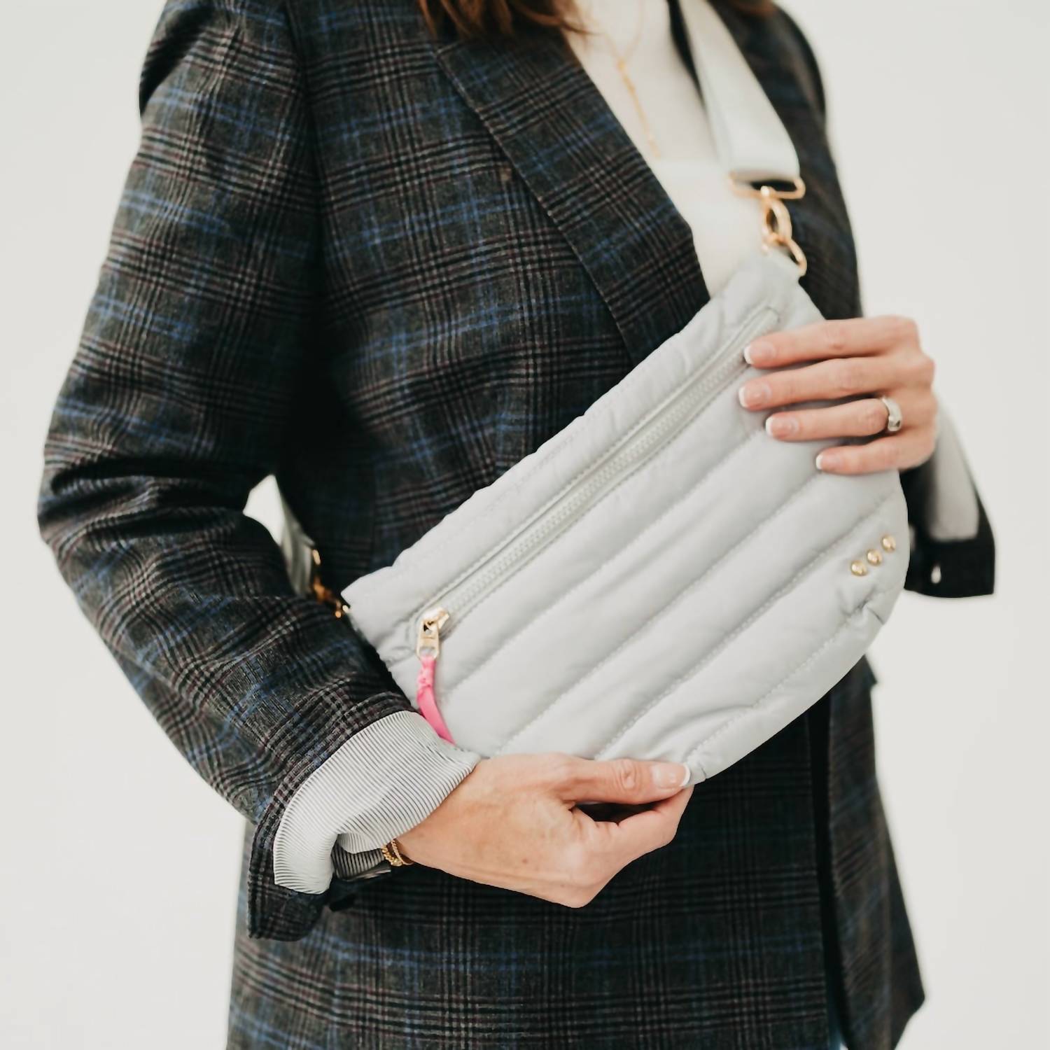 Женская стеганая сумка Jolie светло-серого цвета Pretty Simple, светло-серый
Женская стеганая сумка Jolie светло-серого цвета Pretty Simple, светло-серый