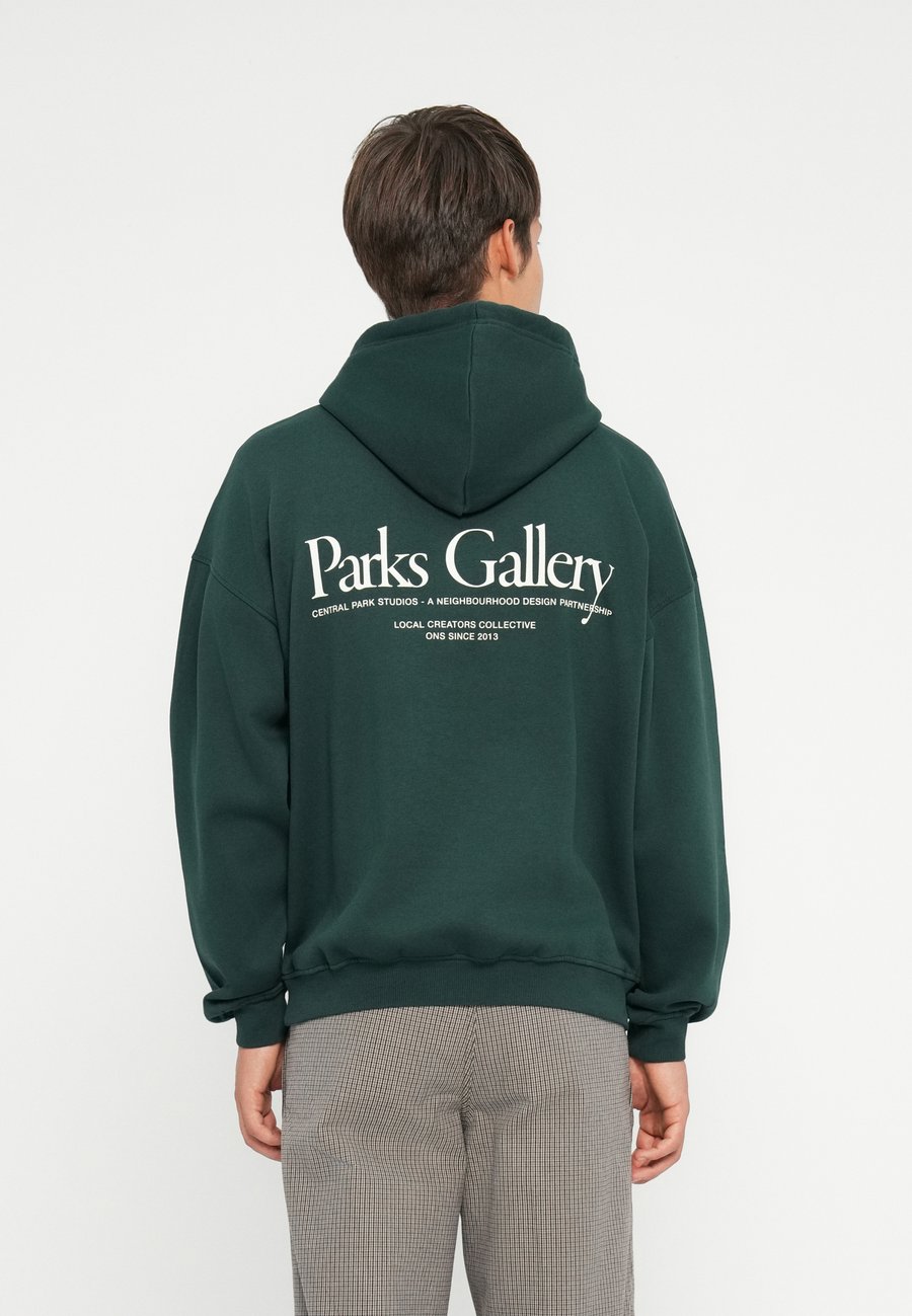 Толстовка Only & Sons ONSGALLERY HOODIE, Pine Grove/Dark Green
Толстовка Only & Sons ONSGALLERY HOODIE, Pine Grove/Dark Green