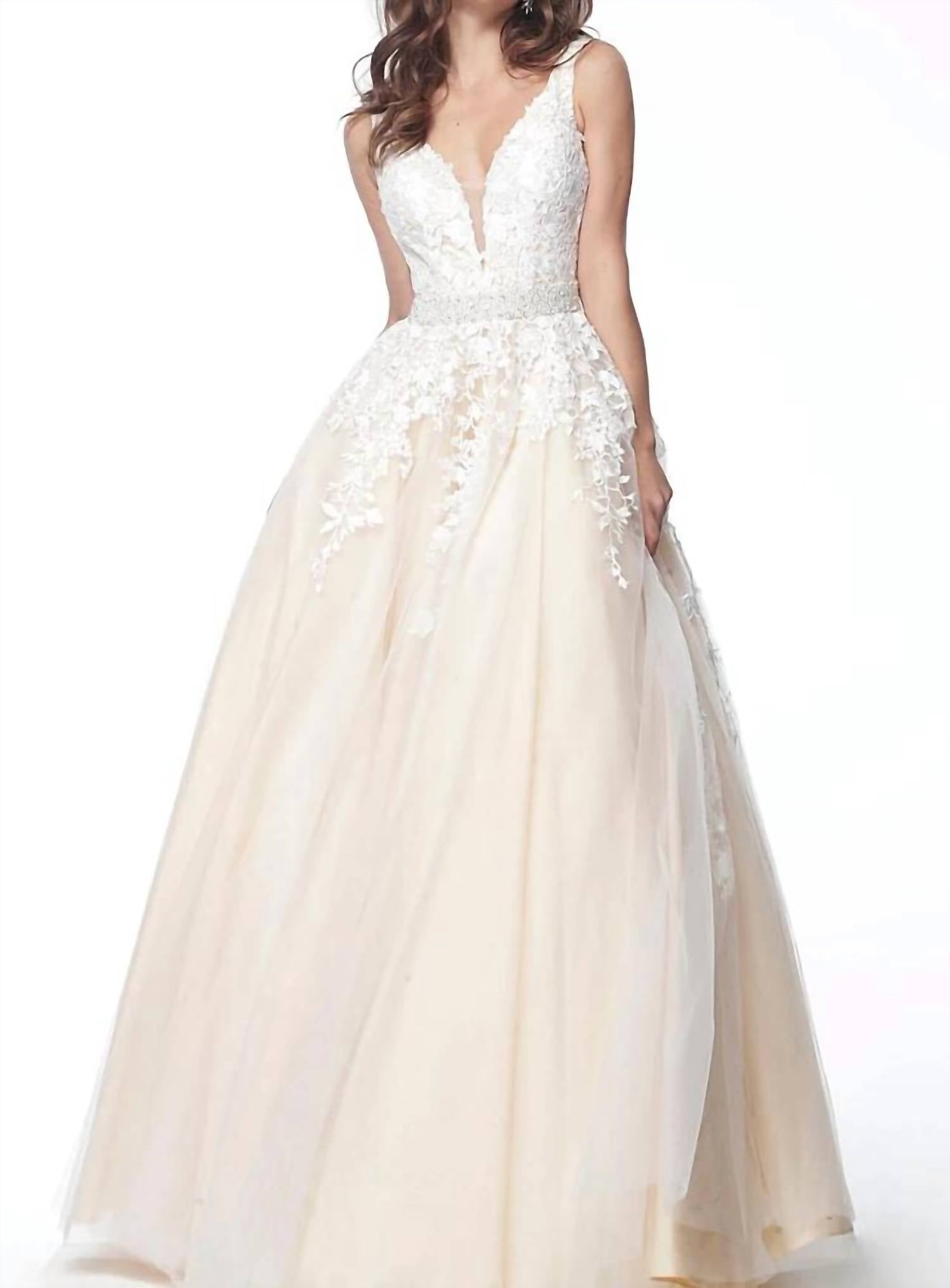 Украшенное вечернее платье без рукавов белого/телесного цвета JVN
Украшенное вечернее платье без рукавов белого/телесного цвета JVN