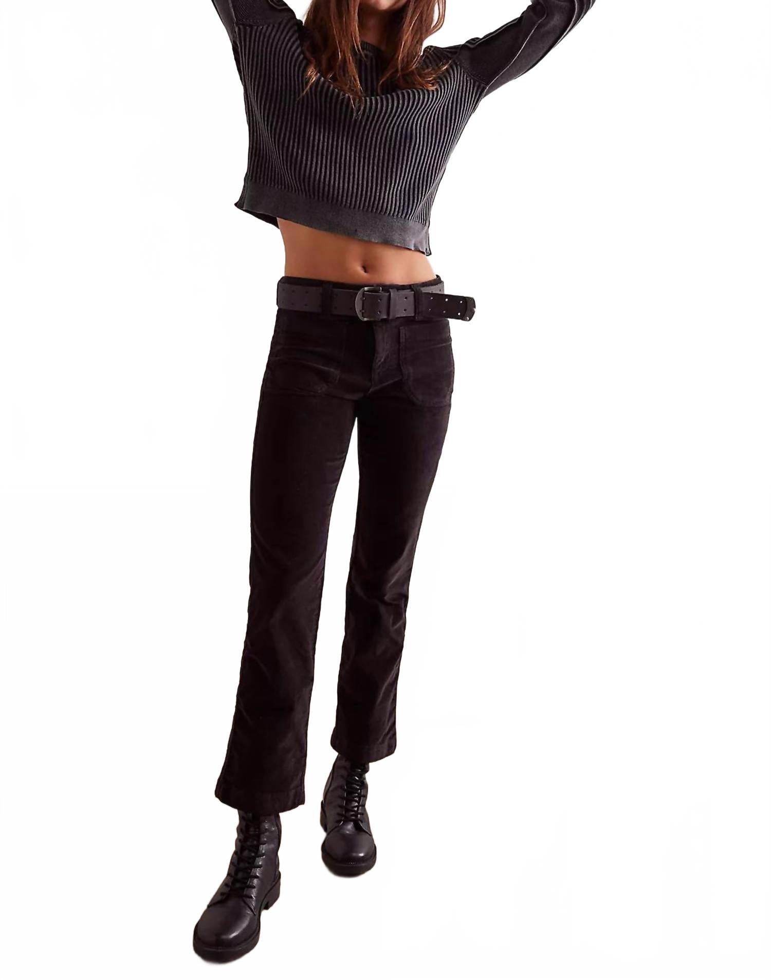 Высокие расклешенные джинсы в черном цвете Free People
Высокие расклешенные джинсы в черном цвете Free People