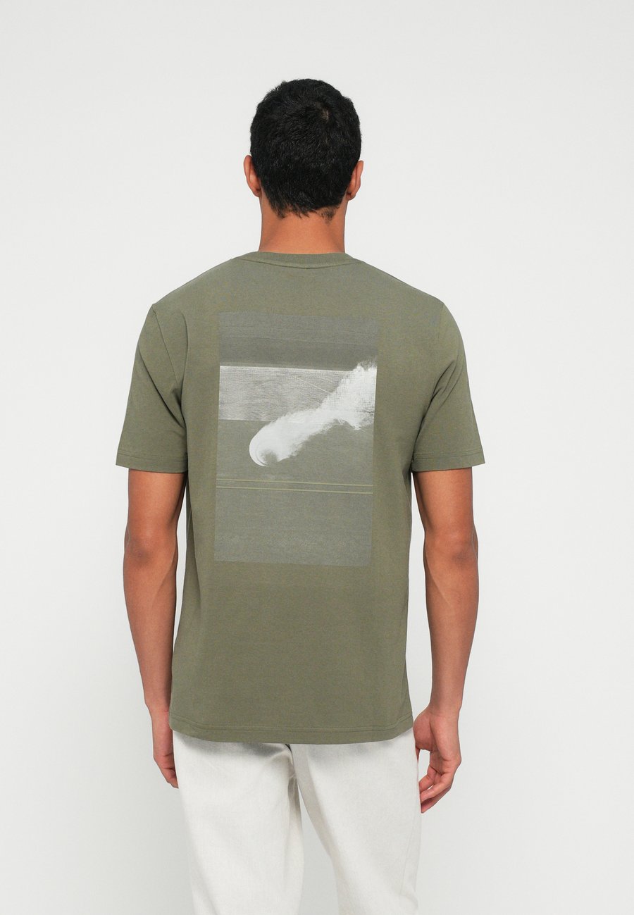 Футболка BOSS JOIN, Dark Beige/Beige
Футболка BOSS JOIN, Dark Beige/Beige