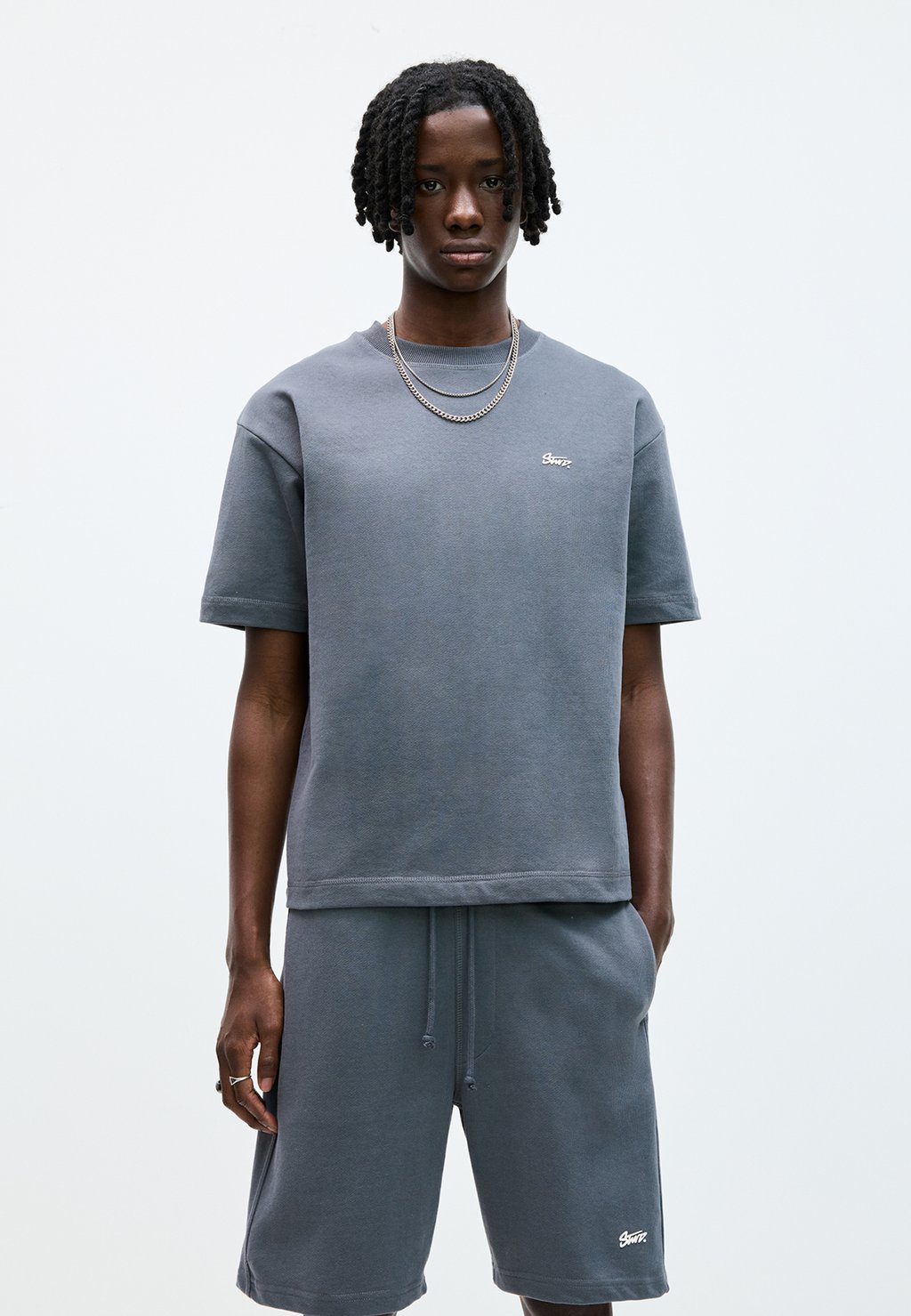 Базовая футболка PULL&BEAR, синий
Базовая футболка PULL&BEAR, синий