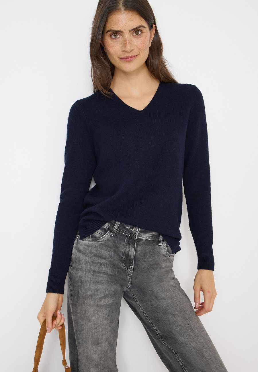 Джемпер Cecil Jumper, Blau/Dark Blue
Джемпер Cecil Jumper, Blau/Dark Blue