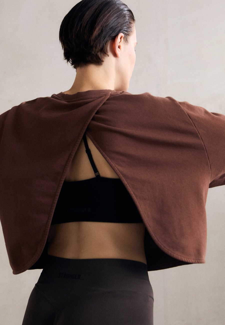 Толстовка Stronger OPEN BACK , Cappuccino/Brown
Толстовка Stronger OPEN BACK , Cappuccino/Brown