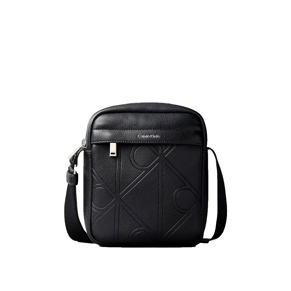 Сумка через плечо Calvin Klein Emblem Aop Emboss Reporter, черный
Сумка через плечо Calvin Klein Emblem Aop Emboss Reporter, черный