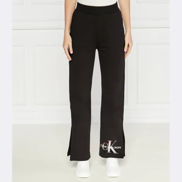 Спортивные брюки с диффузным расклешенным кроем Calvin Klein, черный
Спортивные брюки с диффузным расклешенным кроем Calvin Klein, черный