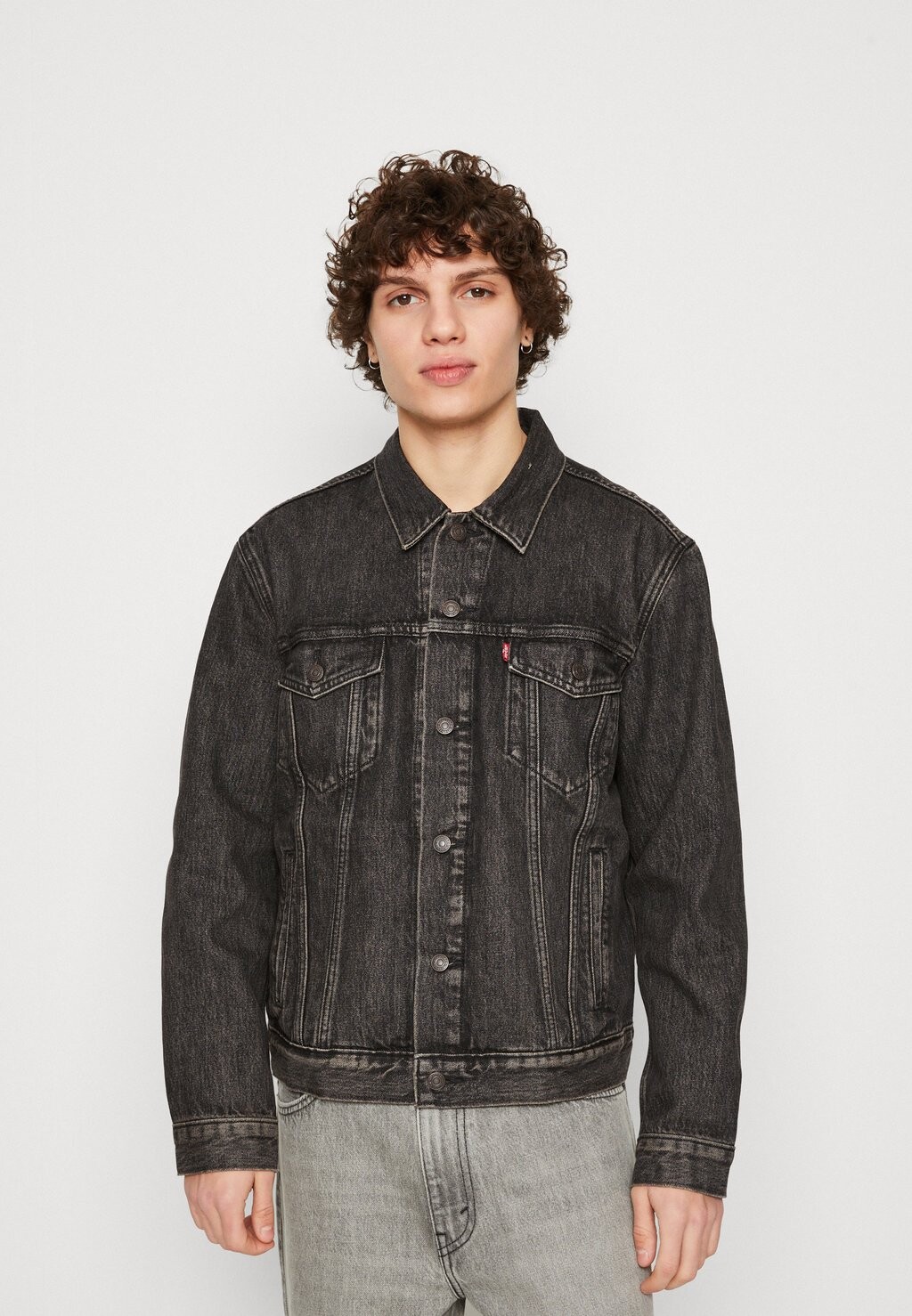 Джинсовая куртка Levi's THE TRUCKER, цвет Blow Away, Серый, Джинсовая куртка Levi's THE TRUCKER, цвет Blow Away 
Джинсовая куртка Levi's THE TRUCKER, цвет Blow Away, Серый, Джинсовая куртка Levi's THE TRUCKER, цвет Blow Away