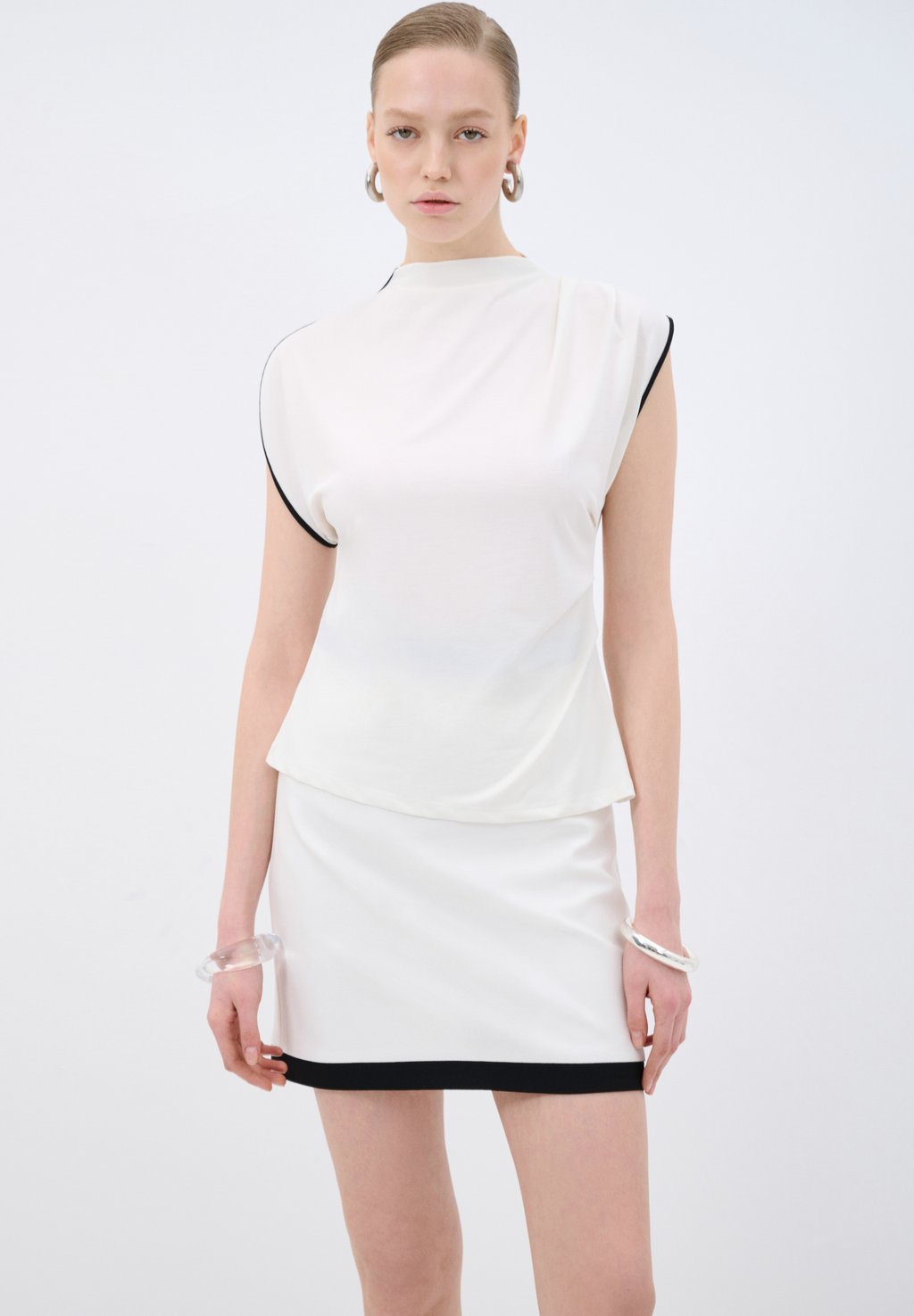 Блуза adL, белый
Блуза adL, белый