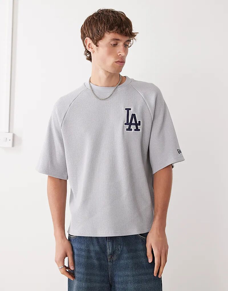 Футболка New Era LA Dodgers большого размера с вафельным рисунком белого цвета
Футболка New Era LA Dodgers большого размера с вафельным рисунком белого цвета