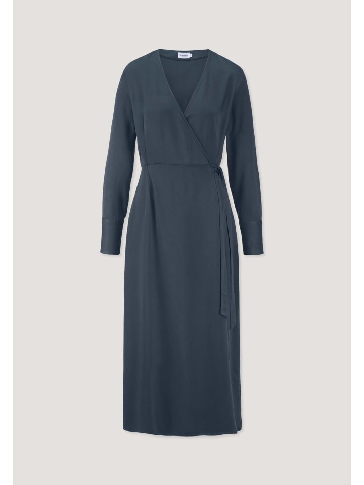 Платье-халат длиной до щиколотки в темно-синем цвете Hessnatur
Платье-халат длиной до щиколотки в темно-синем цвете Hessnatur