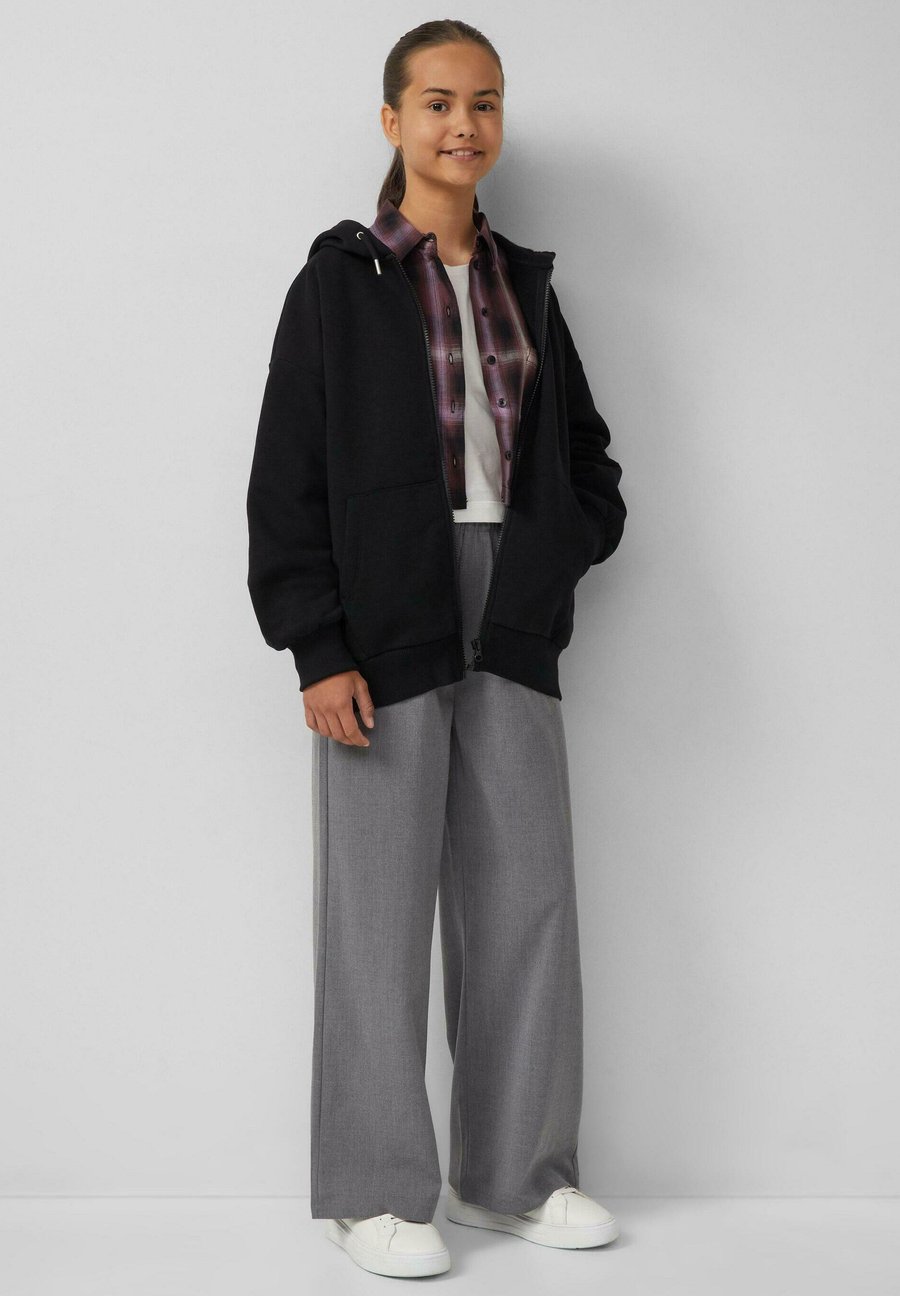 Толстовка s.Oliver Zip-up sweatshirt, Schwarz/Black
Толстовка s.Oliver Zip-up sweatshirt, Schwarz/Black