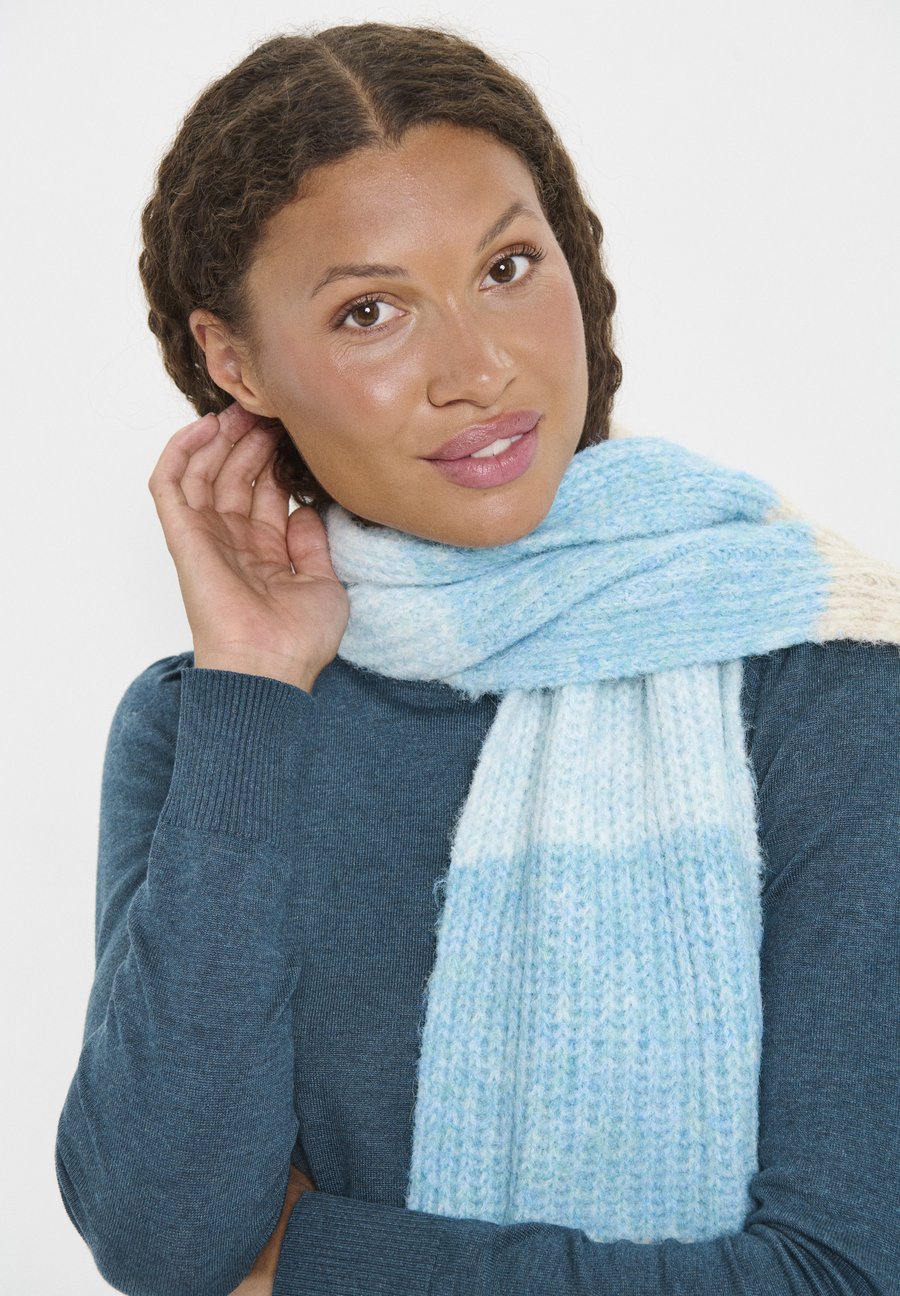 Шарф Saint Tropez MANDY, Aqua Haze Melange/Mottled Light Blue
Шарф Saint Tropez MANDY, Aqua Haze Melange/Mottled Light Blue