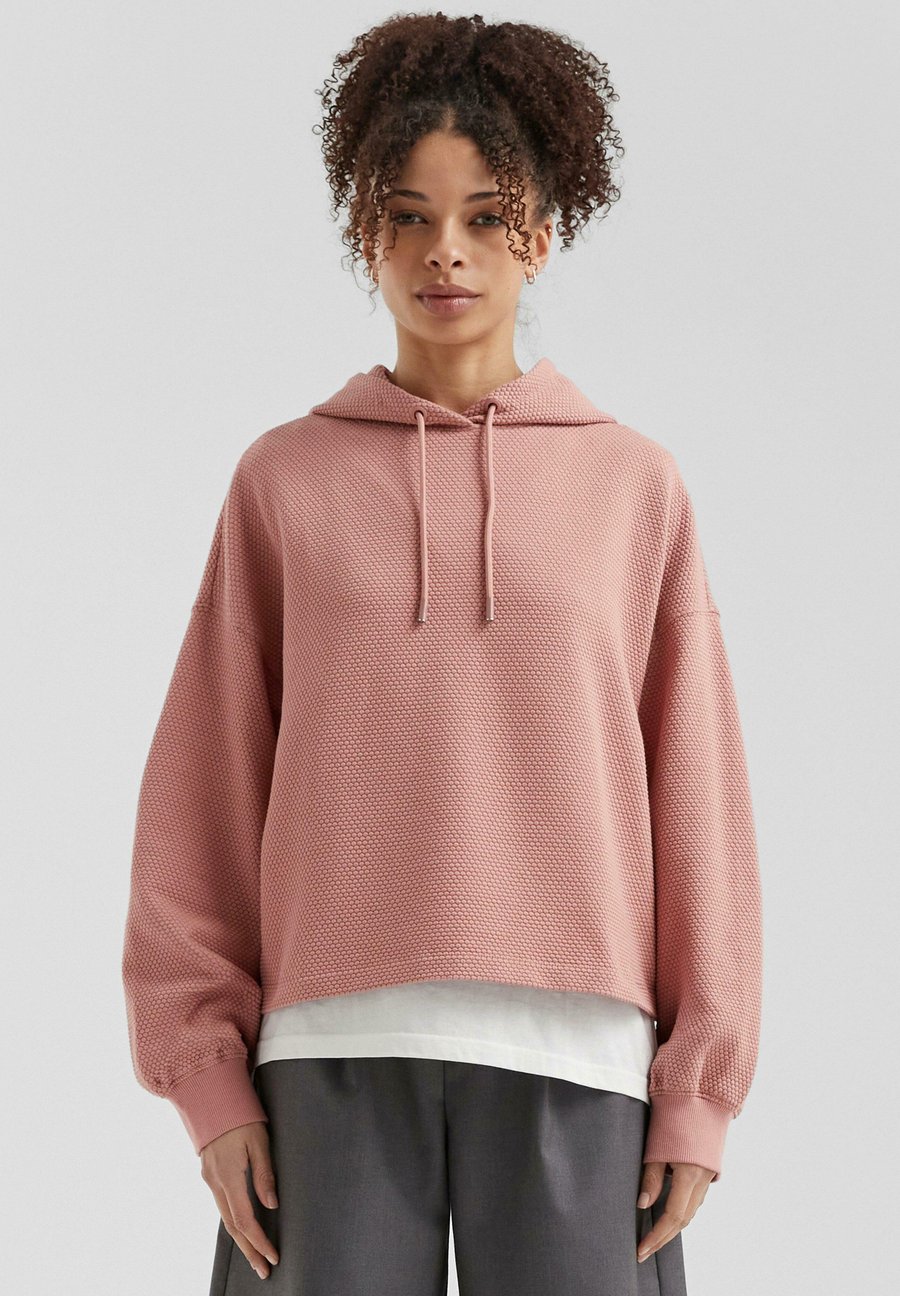 Худи QS MIT STRUKTURMUSTER, Altrosa/Pink
Худи QS MIT STRUKTURMUSTER, Altrosa/Pink