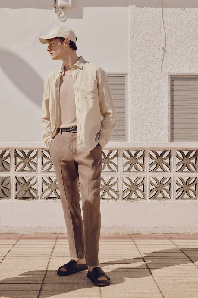 Рубашка из льняной ткани, классического кроя H&M, бежевый
Рубашка из льняной ткани, классического кроя H&M, бежевый