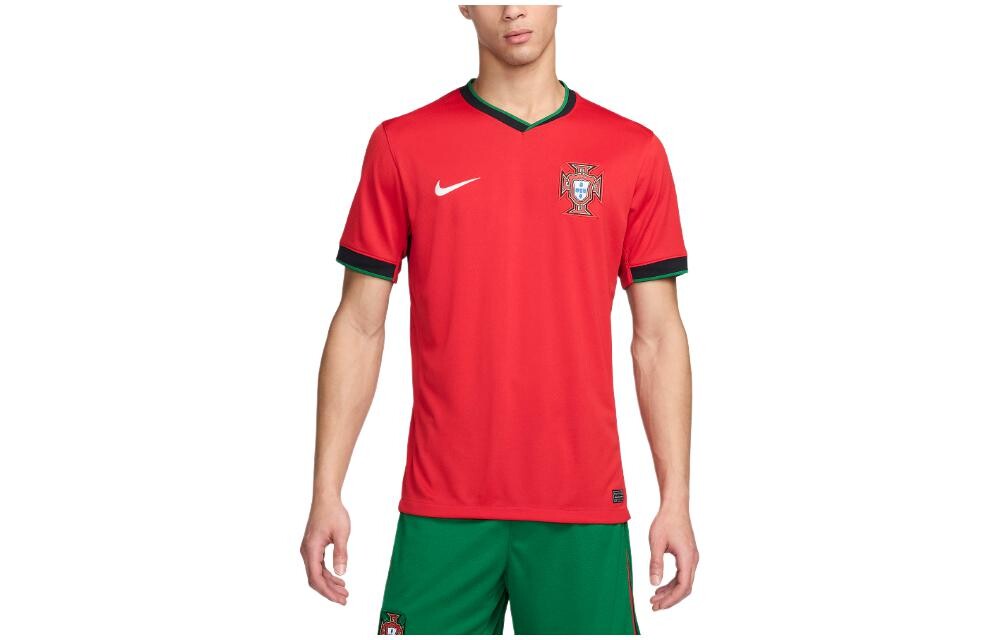 Мужское футбольное джерси Nike, цвет Red
Мужское футбольное джерси Nike, цвет Red