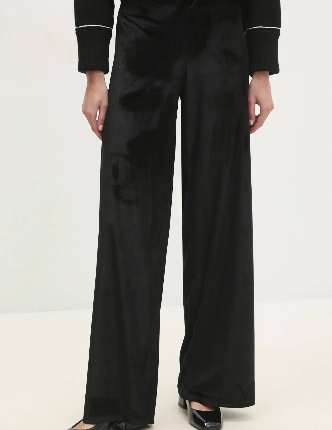 Бархатные брюки Answear Lab, черный
Бархатные брюки Answear Lab, черный