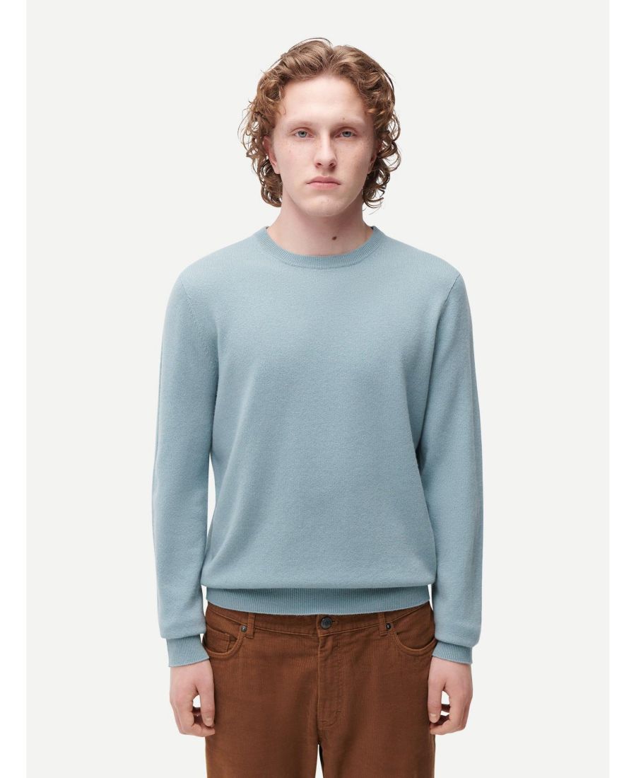 Мужской базовый кашемировый свитер с круглым вырезом Gobi Cashmere, Blue-cloud blue
Мужской базовый кашемировый свитер с круглым вырезом Gobi Cashmere, Blue-cloud blue