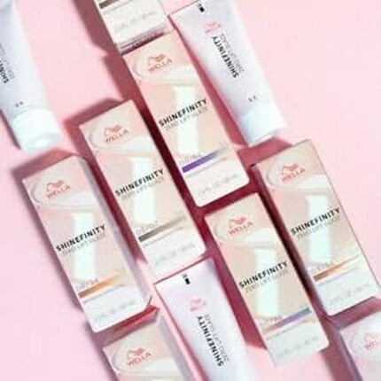 Wella Shinefinity Zero Lift Glaze 60 мл 05/98
Wella Shinefinity Zero Lift Glaze 60 мл 05/98