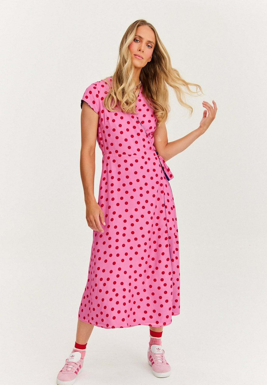 Платье NAOKO CHAMELEON SPICY DOTS, Pink
Платье NAOKO CHAMELEON SPICY DOTS, Pink