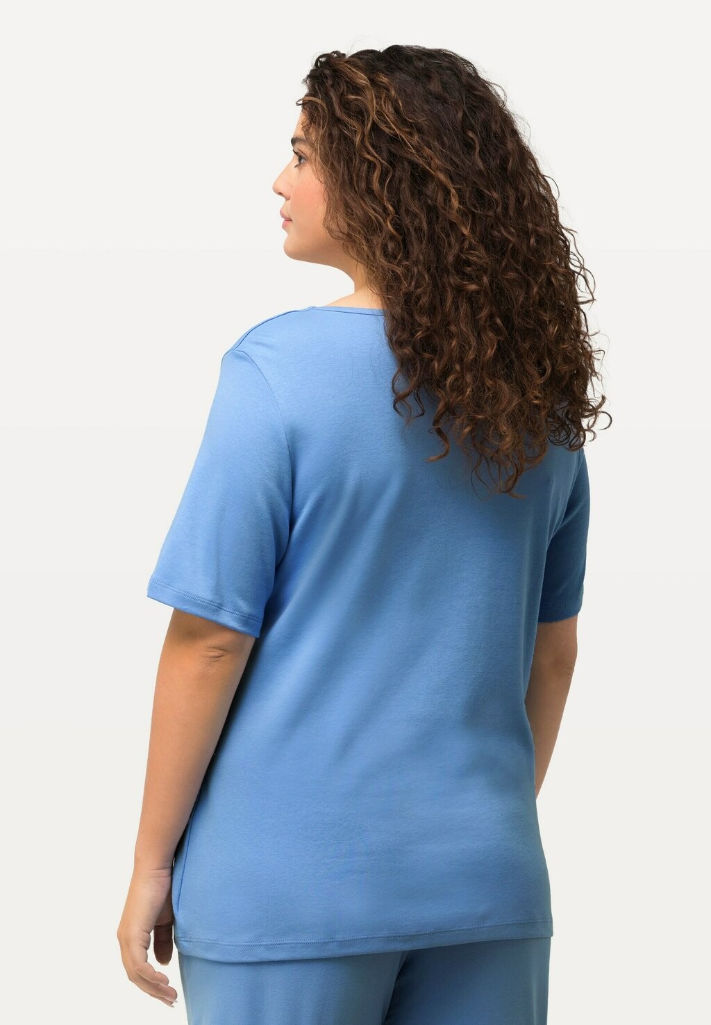 Базовая футболка Ulla Popken, цвет Mottled Dark Purple
Базовая футболка Ulla Popken, цвет Mottled Dark Purple