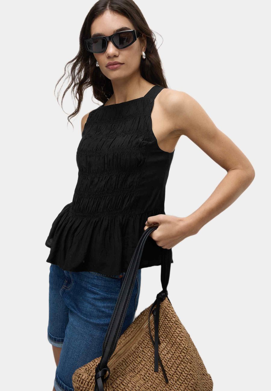 Блуза Marks & Spencer TEXTURED SHIRRED CAMI , Black
Блуза Marks & Spencer TEXTURED SHIRRED CAMI , Black