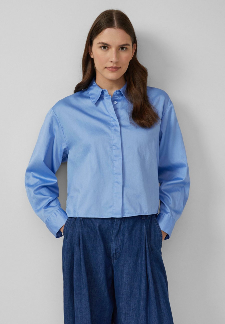 Блуза s.Oliver VERKÜRZTE MIT VERDECKTER KNOPFLEISTE, Hellblau/Light Blue
Блуза s.Oliver VERKÜRZTE MIT VERDECKTER KNOPFLEISTE, Hellblau/Light Blue