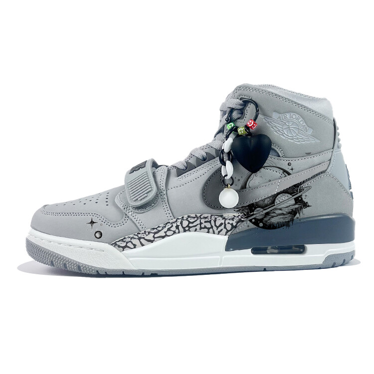 Кроссовки Jordan Legacy 312 Vintage Basketball Shoes Men High-top Grey/white, темно-серый
Кроссовки Jordan Legacy 312 Vintage Basketball Shoes Men High-top Grey/white, темно-серый