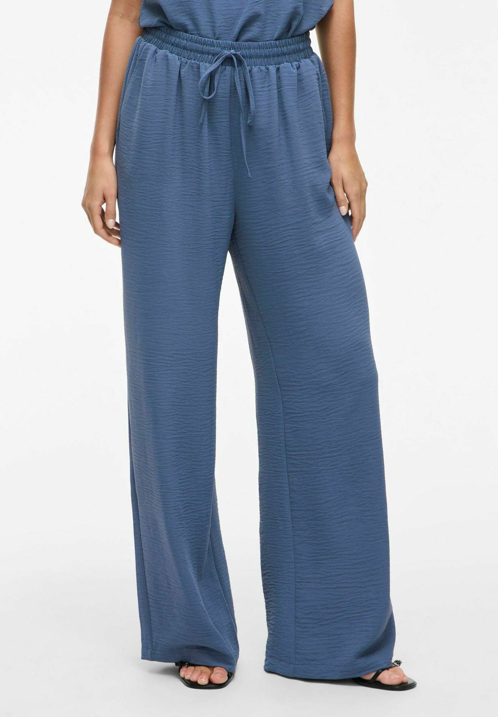 Брюки MIT WEITEM BEIN VILA, цвет Vintage Indigo
Брюки MIT WEITEM BEIN VILA, цвет Vintage Indigo