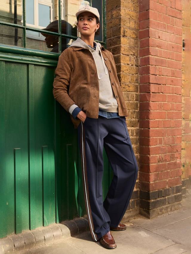 Брюки Marjorie с боковой полосой из вискозы LENZING ECOVERO Baukjen, Classic Navy/Dark Chocolate
Брюки Marjorie с боковой полосой из вискозы LENZING ECOVERO Baukjen, Classic Navy/Dark Chocolate