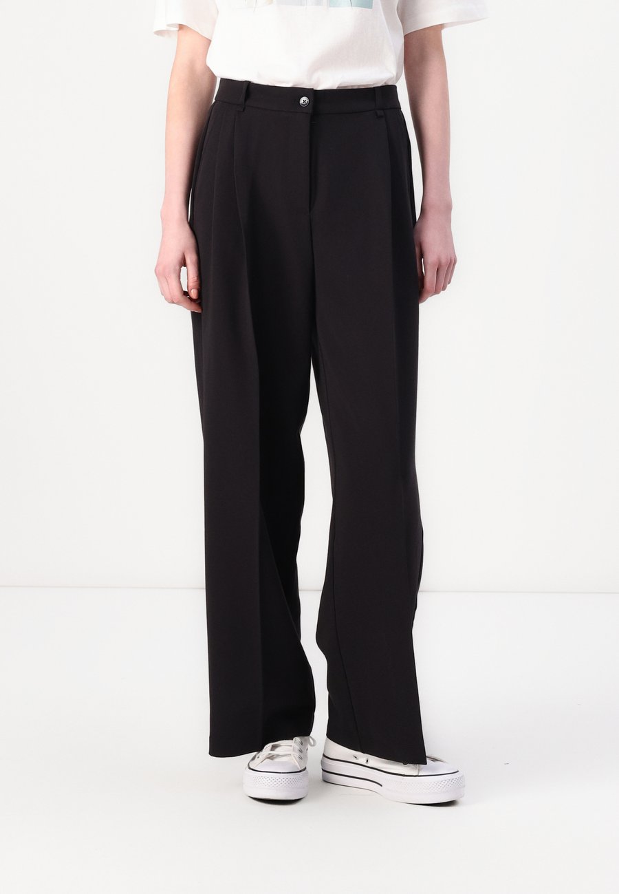 Брюки Aware VMPASSI LOOSE STRAIGHT PANT, Black
Брюки Aware VMPASSI LOOSE STRAIGHT PANT, Black