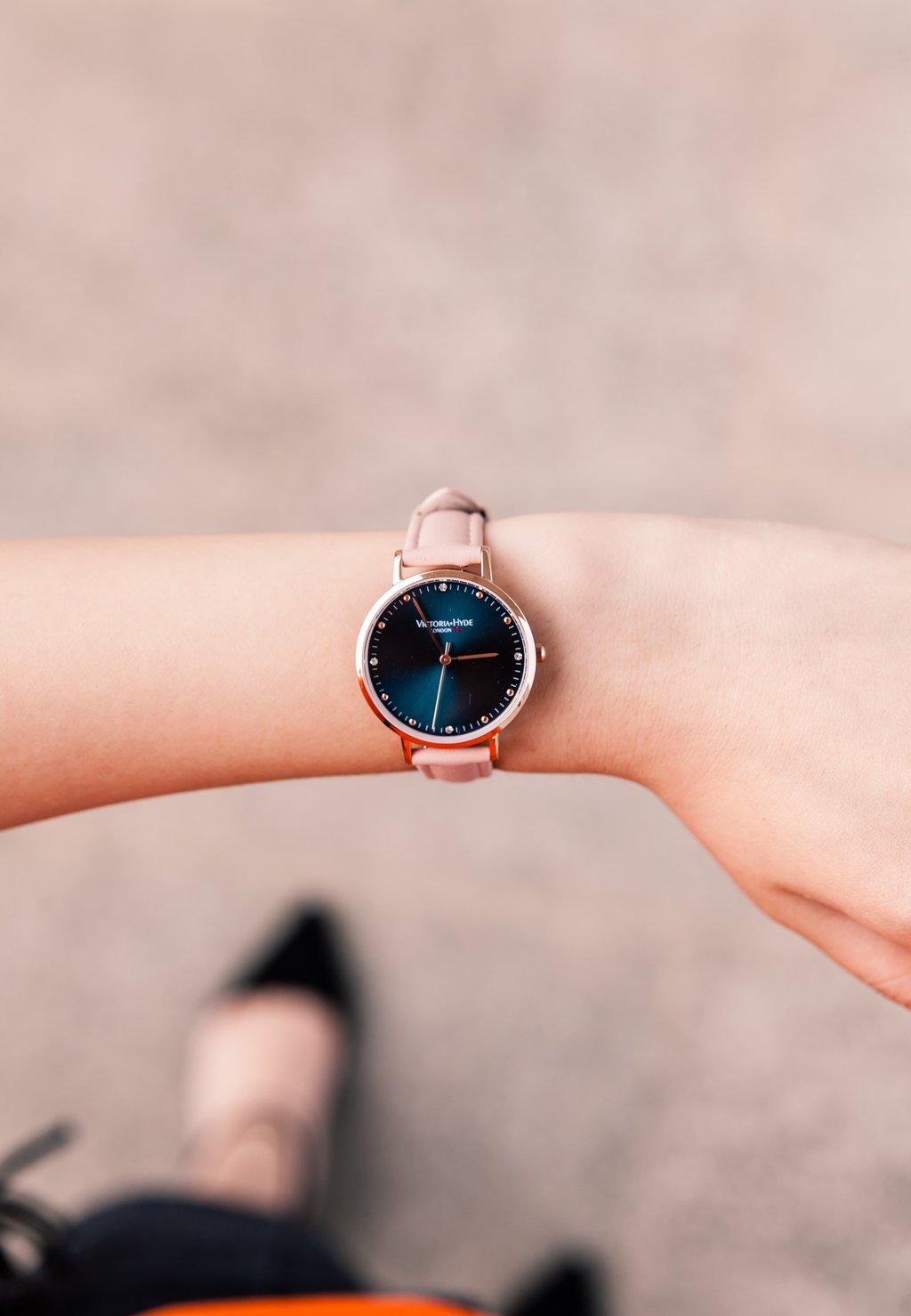 Часы Victoria Hyde, розовый
Часы Victoria Hyde, розовый