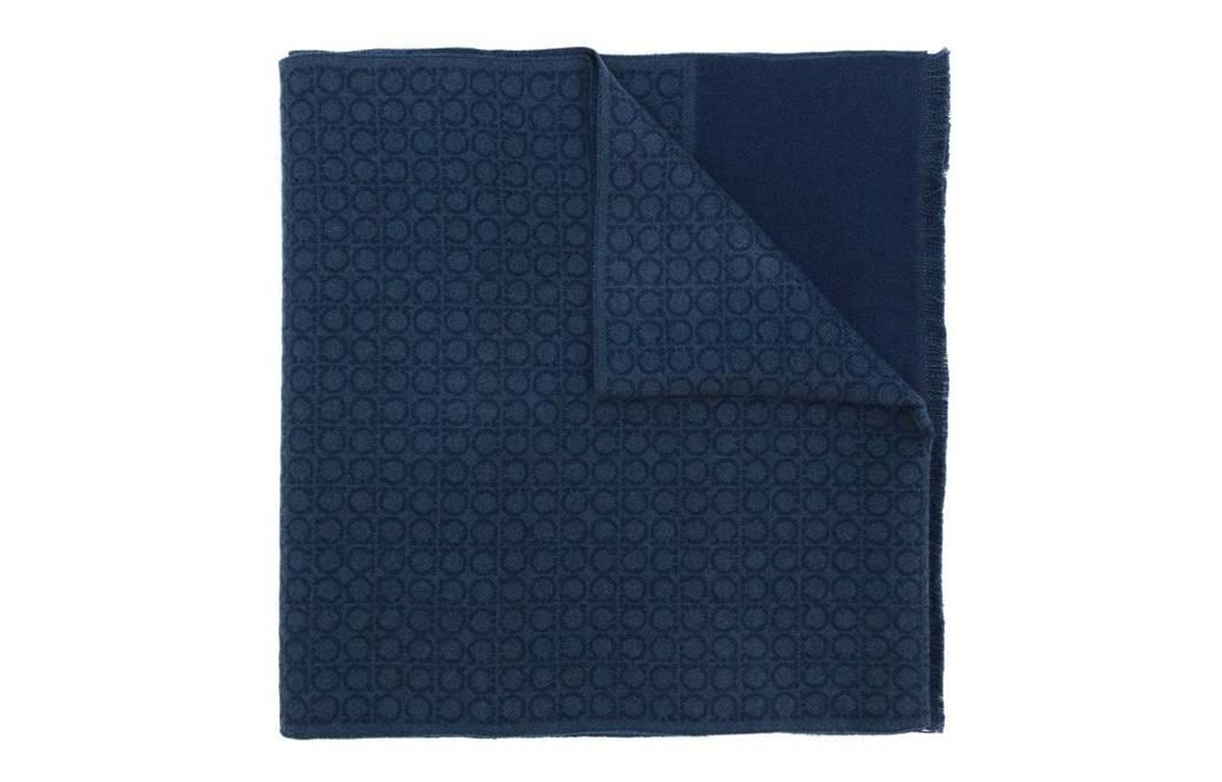 Шарф Gancini Monogram Ferragamo, синий
Шарф Gancini Monogram Ferragamo, синий