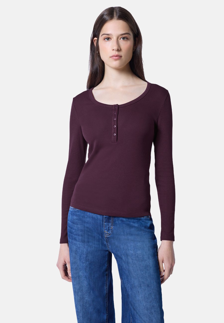 Топ Street One Studio MIT KNOPFDETAIL, Lila/Dark Purple
Топ Street One Studio MIT KNOPFDETAIL, Lila/Dark Purple