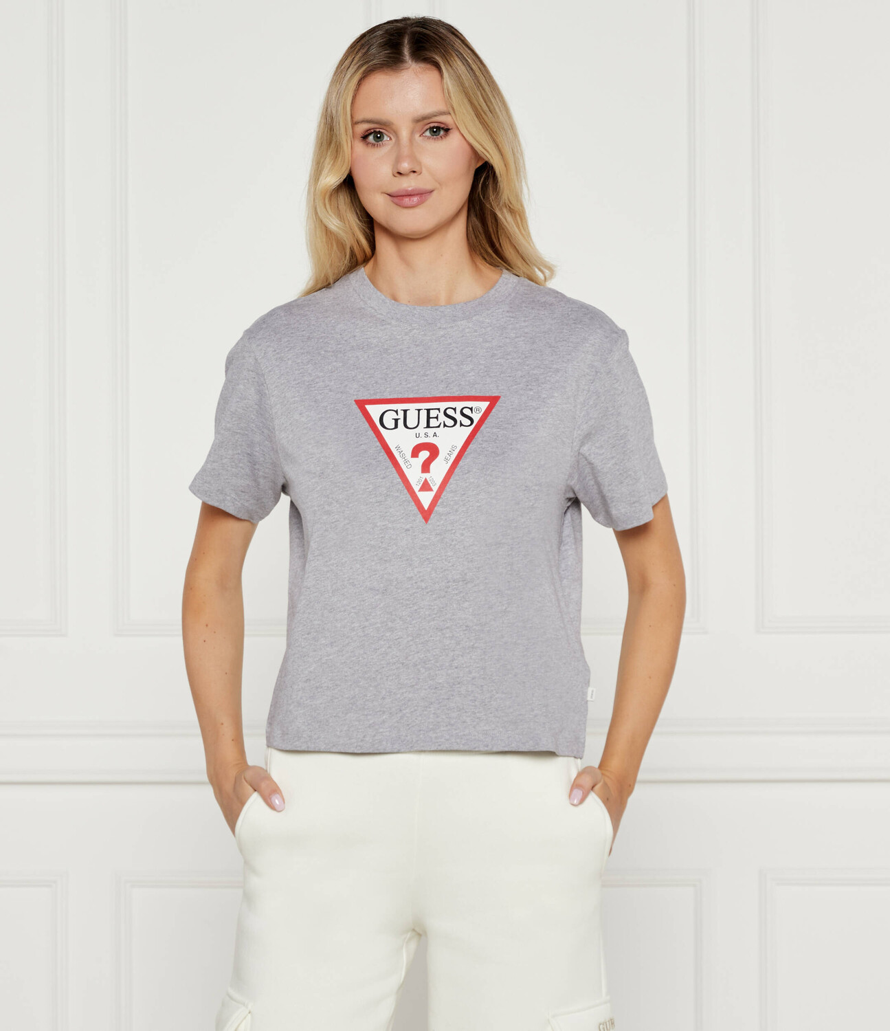 Футболка Guess Jeans Cropped Fit, серый
Футболка Guess Jeans Cropped Fit, серый