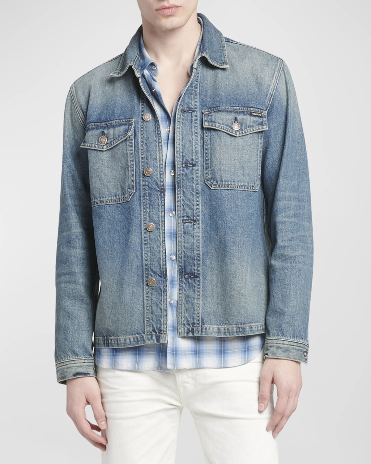 Мужская джинсовая куртка-рубашка TOM FORD, цвет Vintage Blue
Мужская джинсовая куртка-рубашка TOM FORD, цвет Vintage Blue